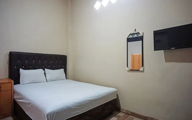 OYO 93355 Maestro Home Syariah