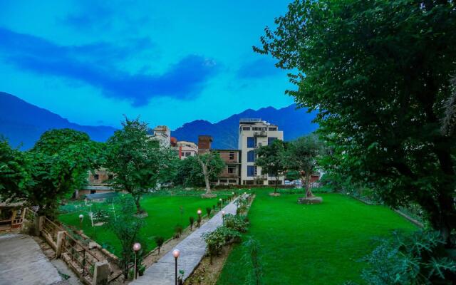 Raj Resort