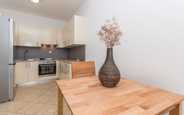 Beautiful Apartment in Maslenica With 3 Bedrooms and Wifi
