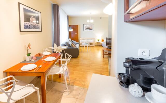 FriendHouse Apartments - Aparthotel