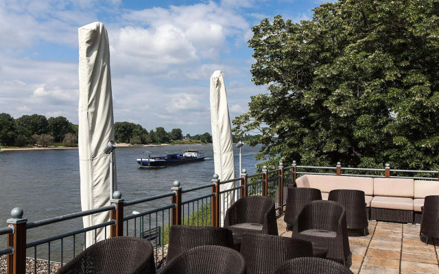 Schnellenburg am Rhein