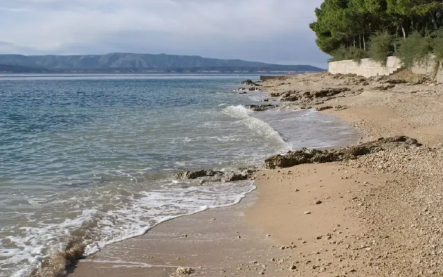 Cvita - 150 m From Pebble Beach - SA1