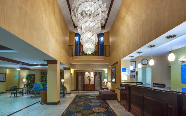 Holiday Inn Express Tower Center by IHG