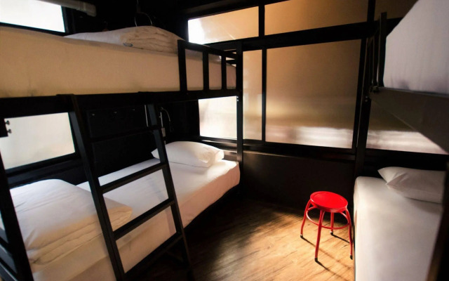 STrips the Poshtel - Hostel