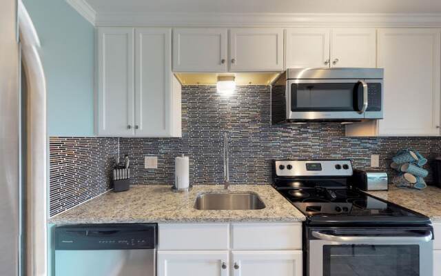 Island 125 1 Bedroom Condo