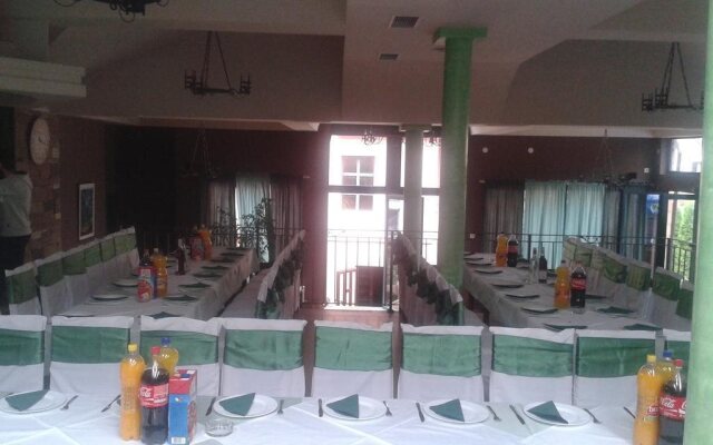 Hotel Oazza