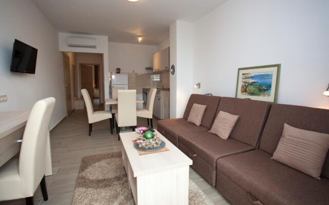 Amazing Apartment in Drvenik With 1 Bedrooms and Wifi