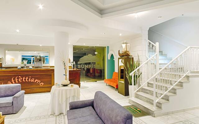 Sun Rise Hotel - Adults Only