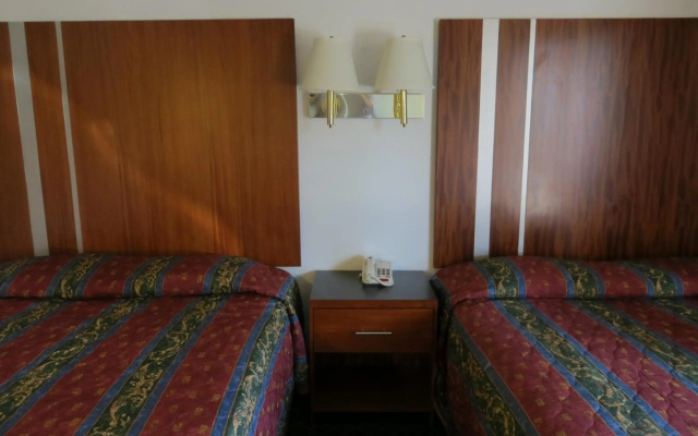 Riverside Inn & Suites - фото 5