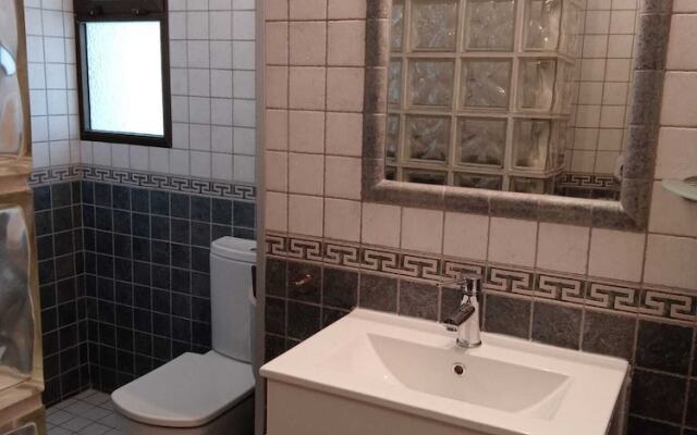 Impeccable 2-bed Apartment Ecuador, Los Claveles
