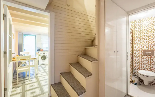 Missafir House With Refreshing Garden in Besiktas