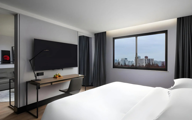Radisson Red Shanghai Wujiaochang Hotel – Guest Rooms – Shanghai