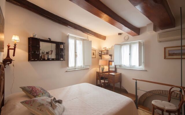 Rome Accommodation - Palazzo Massimo