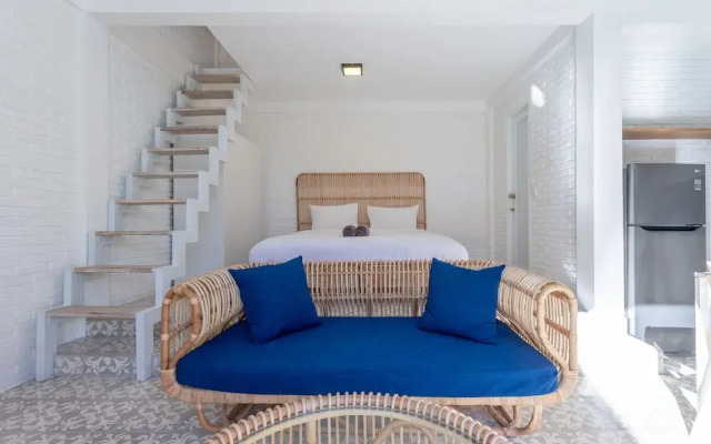 White Studio Villa