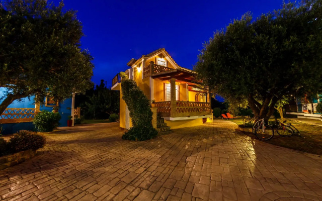 Porto Gerakas Villas & Apartments