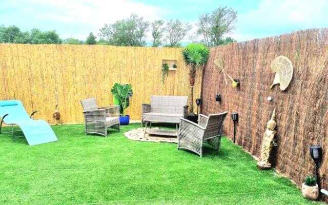 Nice House In A Family Residence Near The Beach