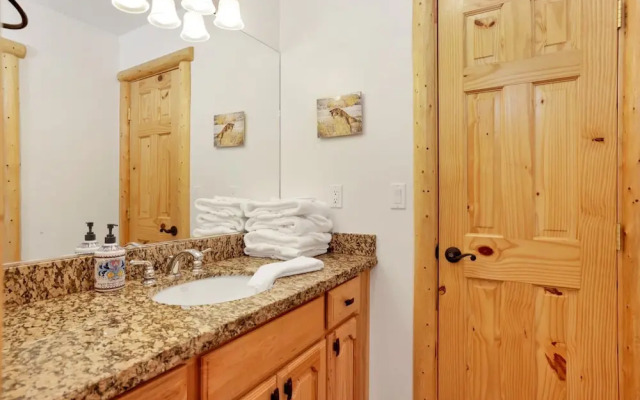 Cozy Lakeview Hideaway #2261