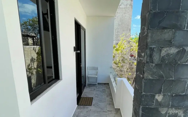 Lavish Studio w Balcony Downtown 4