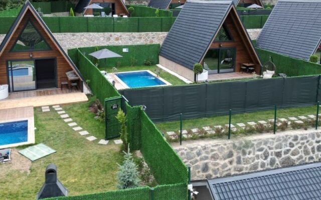 Alis Paradise Bungalov