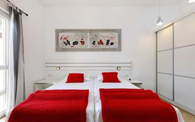 Room-comfy Apartments Next to the Beach