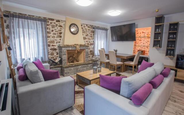 ΒΙΛΛΑ ΤΟ ΠΕΤΡΙΝΟ stone bild villa full equipment