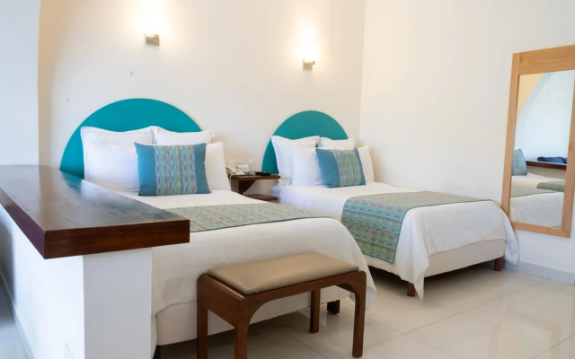 The Westmarine Waterfront Hotel
