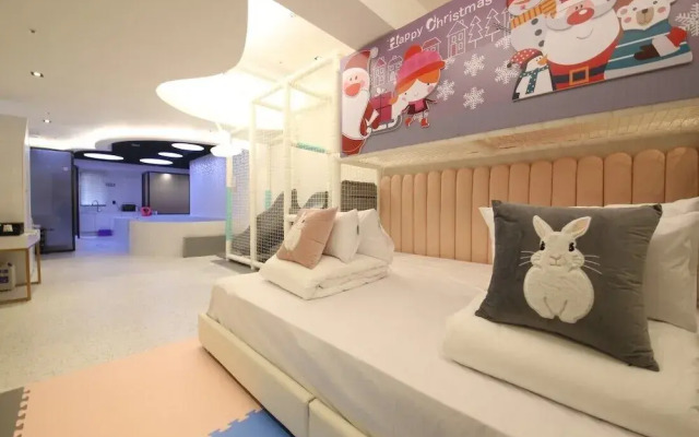 Almond Kids Hotel