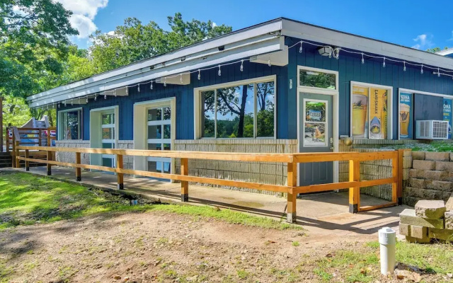 Tranquil Kimberling City Getaway w/ Community Pool