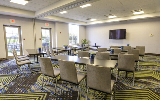 Holiday Inn Express & Suites North Bay by IHG