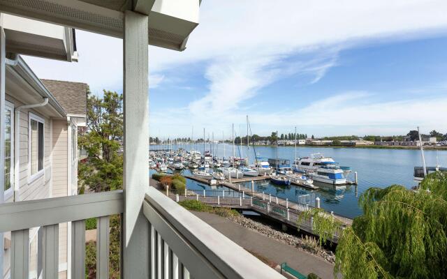 Homewood Suites by Hilton Oakland-Waterfront