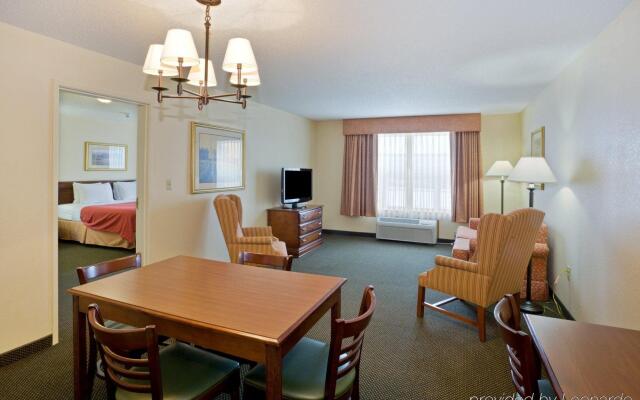 Country Inn & Suites by Radisson, Houghton, MI