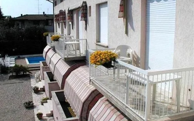 Poggio al Lago
