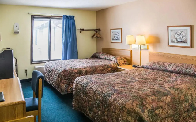 Norwood Inn and Suites - Roseville