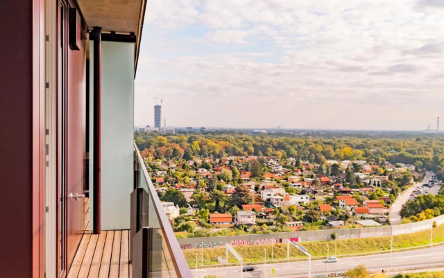 Triiiple Tower Dream Apartments with Rooftop-Summer-Pool by ichbucheAT