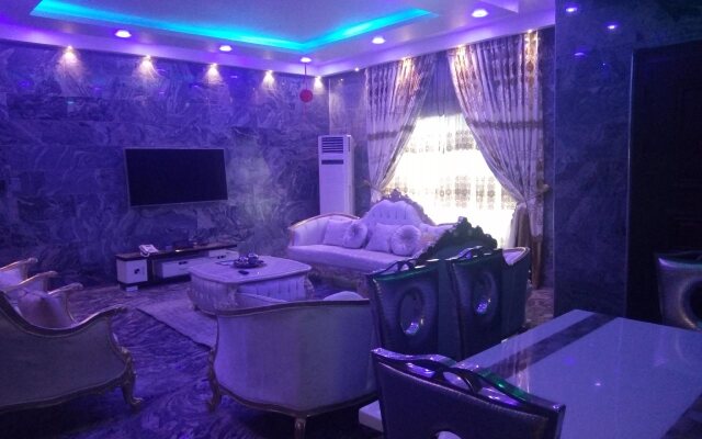 Heavenly Royal Apartments