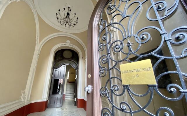 Gracia Apartment House
