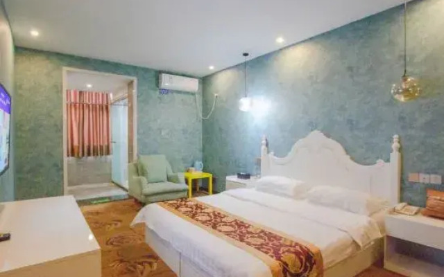 Jasmine Art Hotel (Xinxianghe Normal University Wanda Plaza)