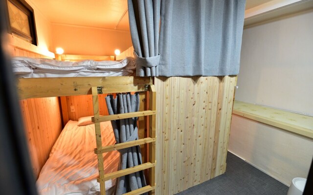A Strange Day Guesthouse - Hostel
