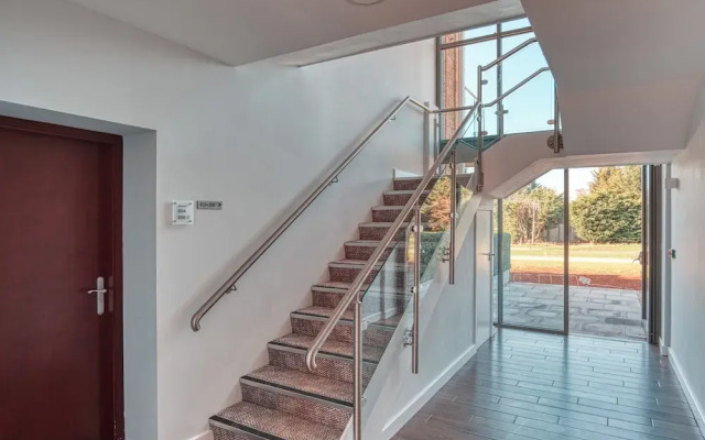 Cotswold Club Apartment Ash 2