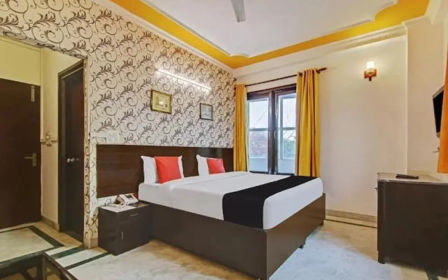 Tipsyy Inn Suites 006