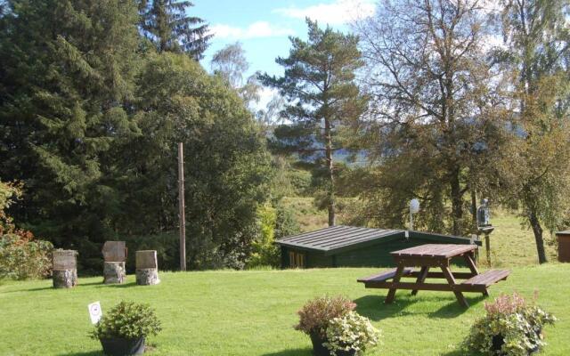 Cosy & compact Rowan Lodge no4