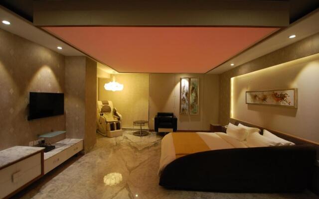 Click Hotel Sapphire Star Indore