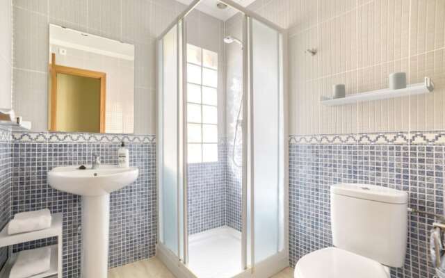 Bungalow - 3 Bedrooms with Pool and WiFi - 105003