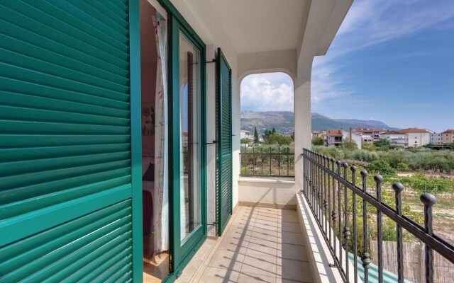 Amazing Home in Stobrec With Wifi and 4 Bedrooms