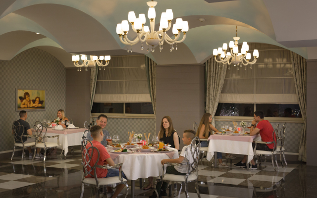 Royal Alhambra Palace – All Inclusive