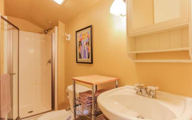 Hummingbird - One Bedroom Apartment, Sleeps 2