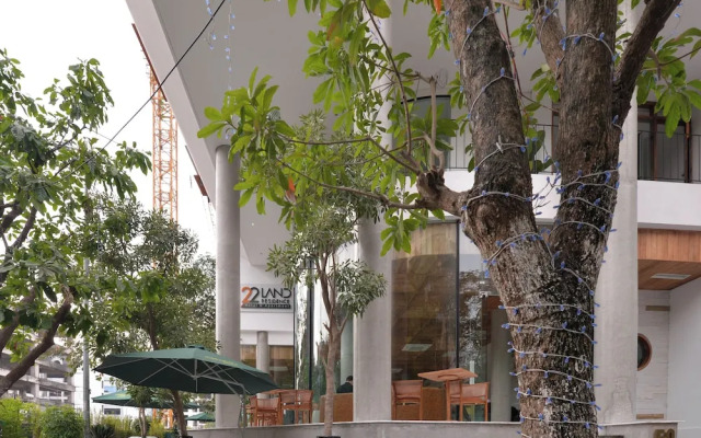 22 Land 50 Truong Cong Giai Hotel