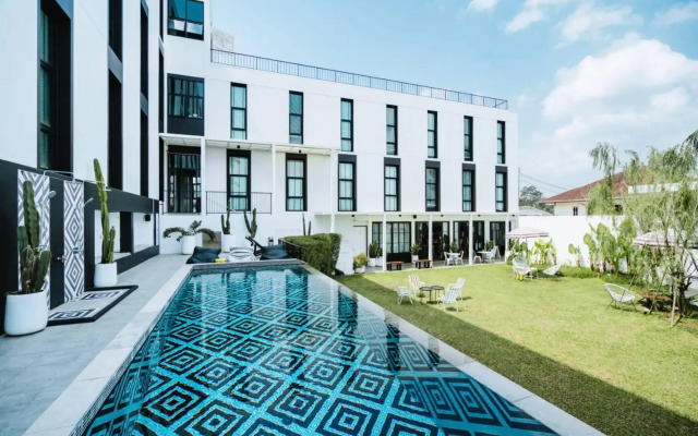 Blu Monkey Hub & Hotel Ranong