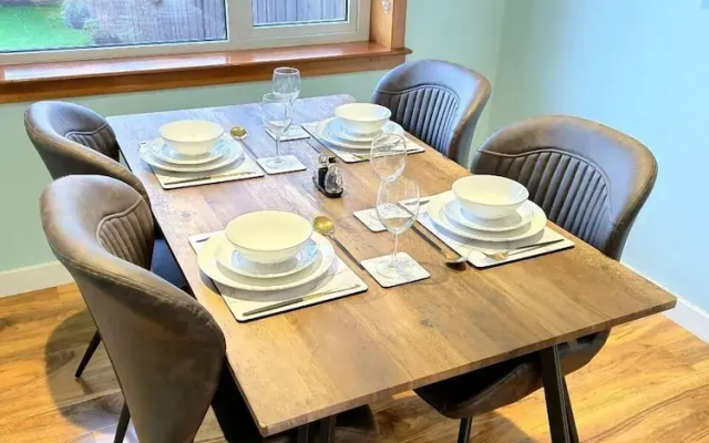 Quirky 2-Bed with Free Parking