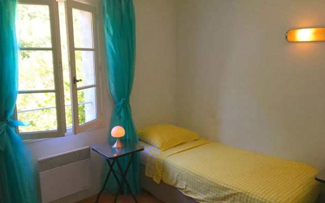 Spacious and peaceful house with terraces and garden in Grimaud - Welkeys